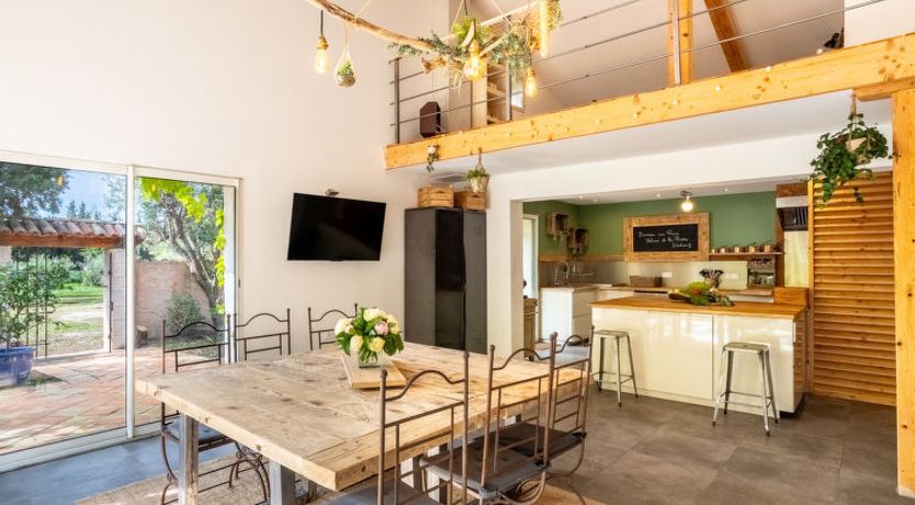 Photo of Les Pivoines