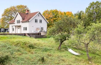 Älmegården Holiday Home