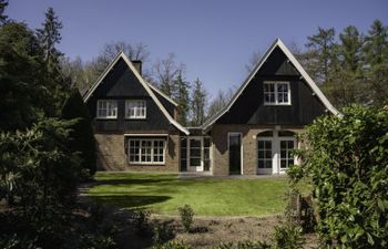 Het Landhuis Holiday Home