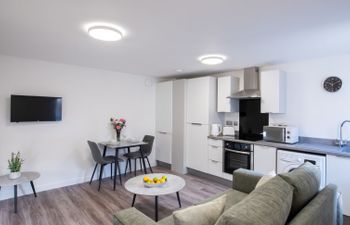 Harbour Nights Deluxe 7A Holiday Home