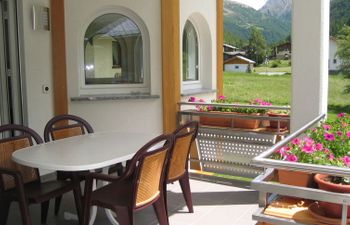 Alpenstern Trift Apartment 3 Holiday Home