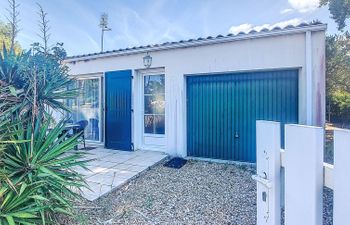 Domino Holiday Home