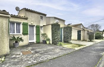 Les Conches Holiday Home