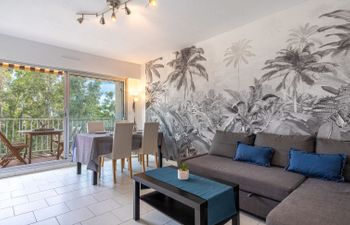 Le Grand Large Apartment 2 Holiday Home