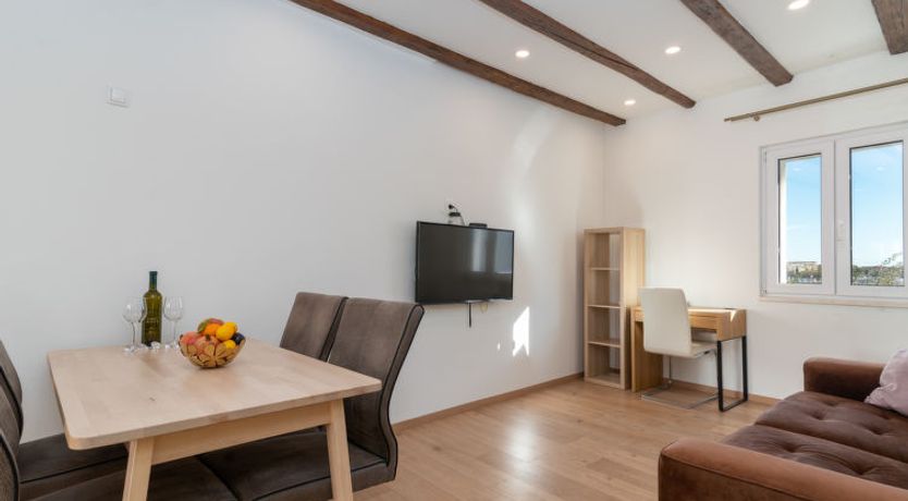 Photo of Lara's House