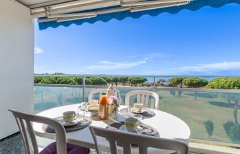 Le Mireille Apartment 2 Holiday Home