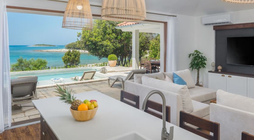 Photo of Luxury Beachfront Villa Porto Bus