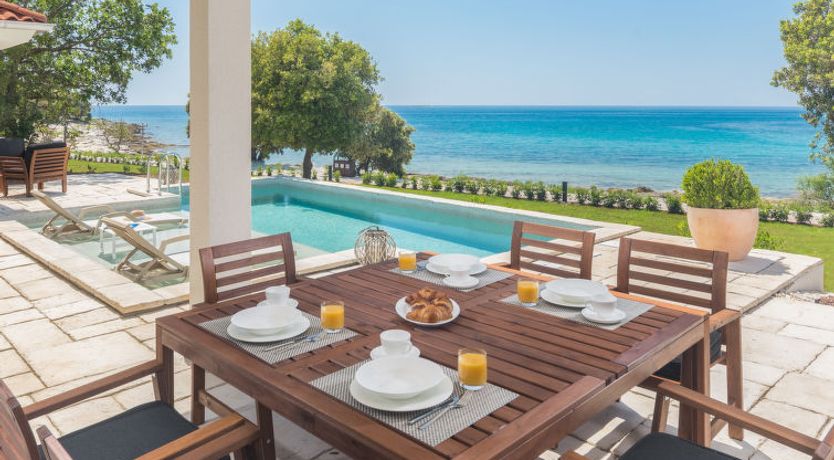 Photo of Luxury Beachfront Villa Porto Bus