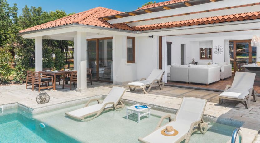 Photo of Luxury Beachfront Villa Porto Bus