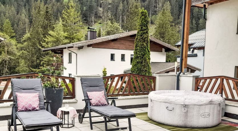 Photo of Sandra Falch