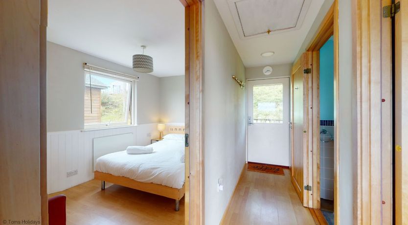 Photo of E46 Dunroven, Riviere Towans