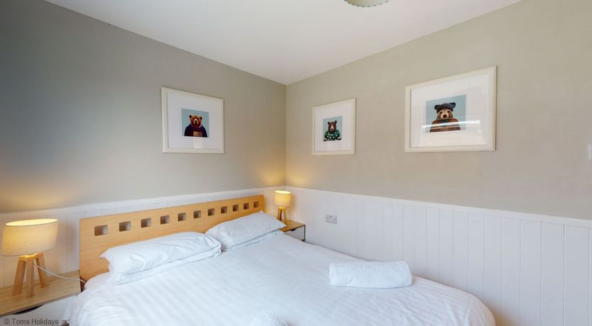 Photo of E46 Dunroven, Riviere Towans