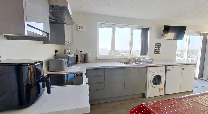 Photo of E24 Smeranda, Riviere Towans