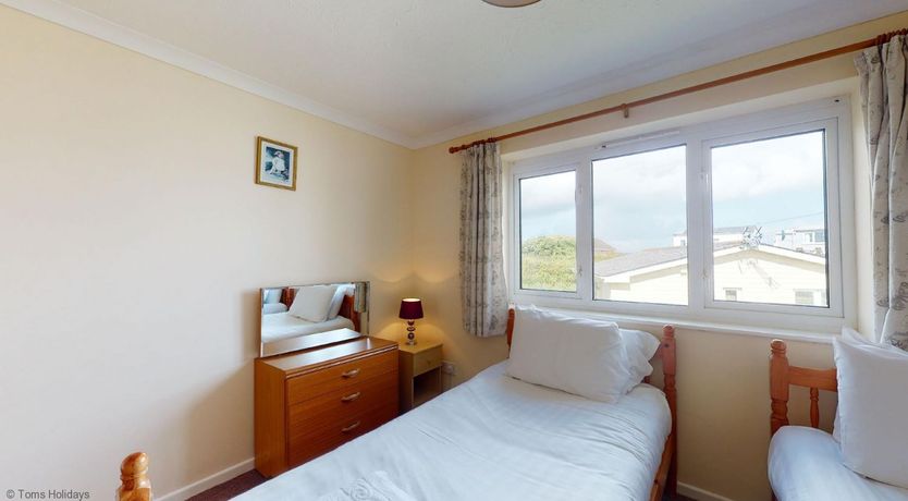 Photo of F27 Winray, Riviere Towans