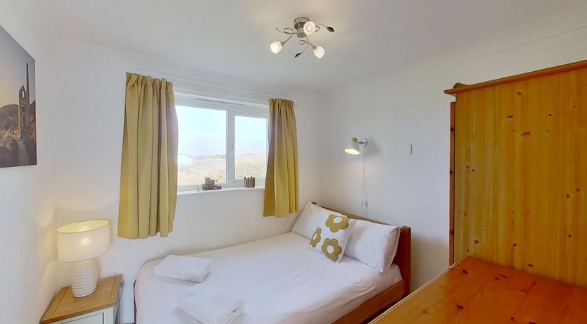 Photo of F11 Roslyn, Riviere Towans