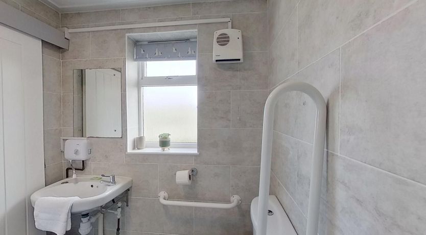 Photo of E14 Sea Haven, Riviere Towans