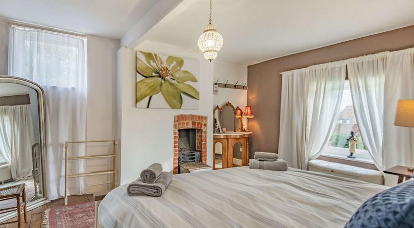 Photo of 5 Bed in Swaffham