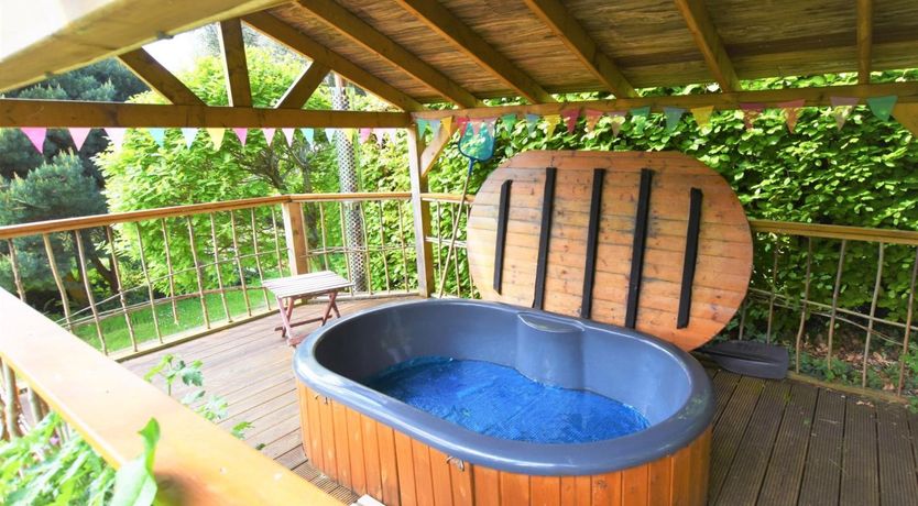 Photo of 2 Bed in Abergavenny