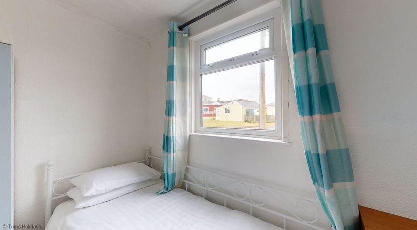 Photo of F62 Near Sea, Riviere Towans