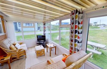 F73 Dorfli, Riviere Towans Holiday Home