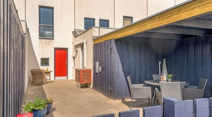 Photo of "Mimi" - 900m from the sea