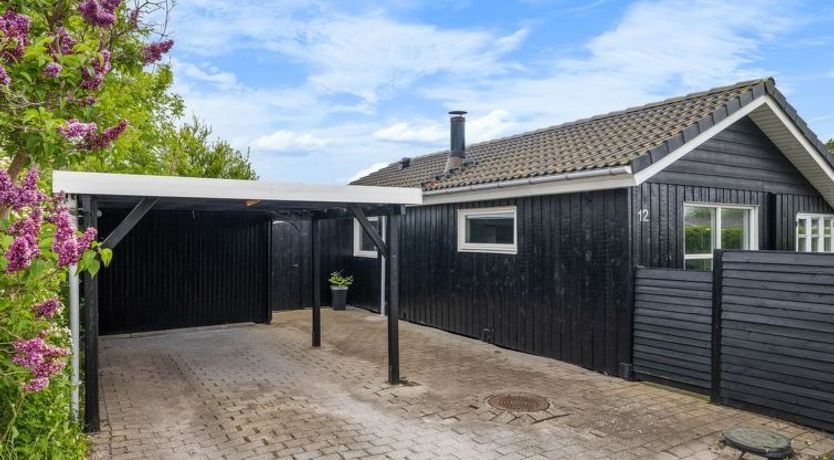 Photo of "Dida" - 120m from the sea