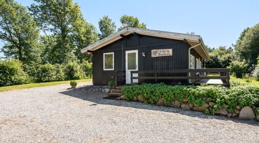 Photo of "Hasti" - 700m from the sea