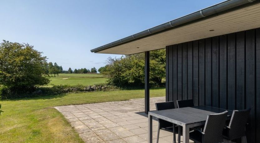 Photo of "Erlinda" - 600m from the sea