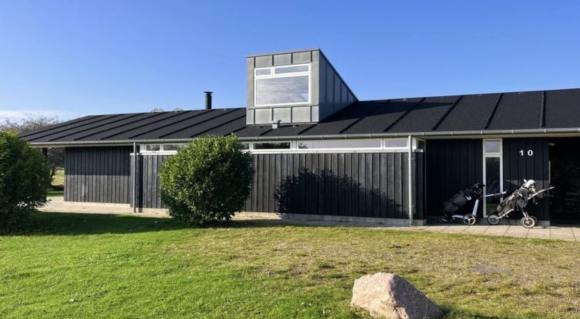 Photo of "Erlinda" - 600m from the sea