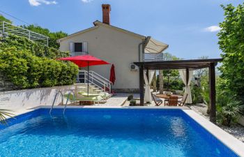 Nira Holiday Home