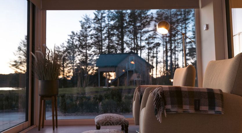 Photo of Stunning Lake Cottage