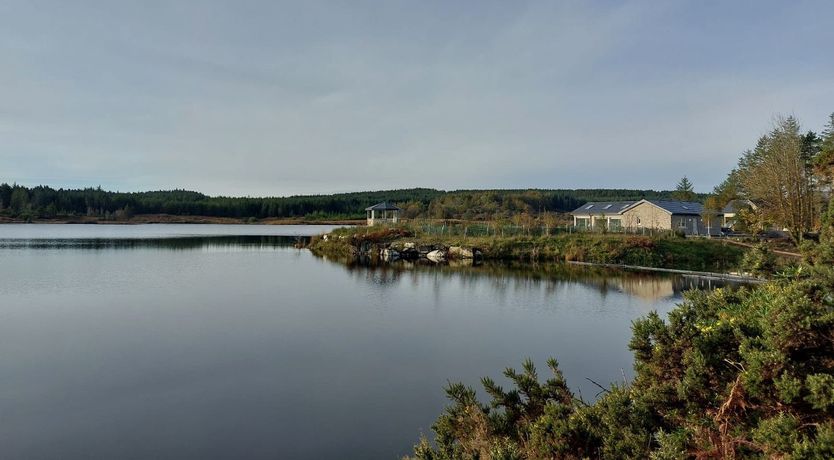 Photo of Stunning Lake Cottage