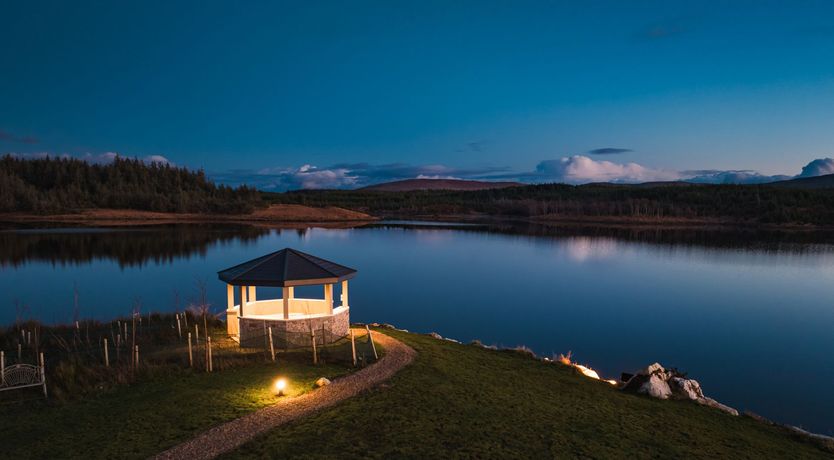 Photo of Stunning Lake Cottage