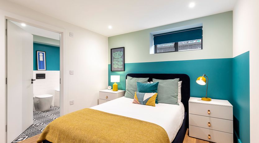 Photo of Crown & Glory