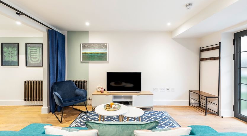 Photo of Crown & Glory