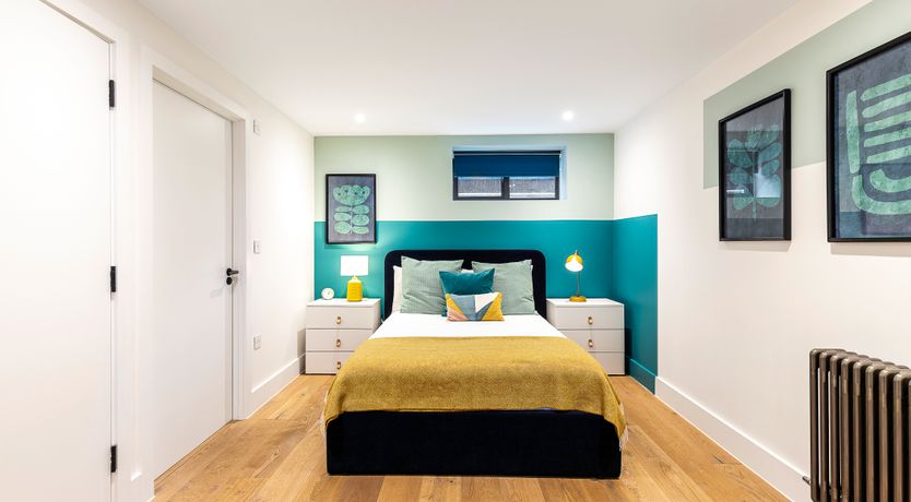 Photo of Crown & Glory