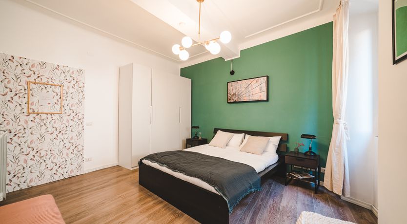 Photo of The Roman View