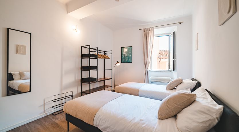 Photo of The Roman View