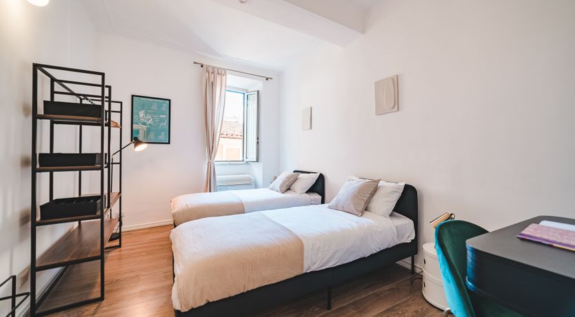 Photo of The Roman View