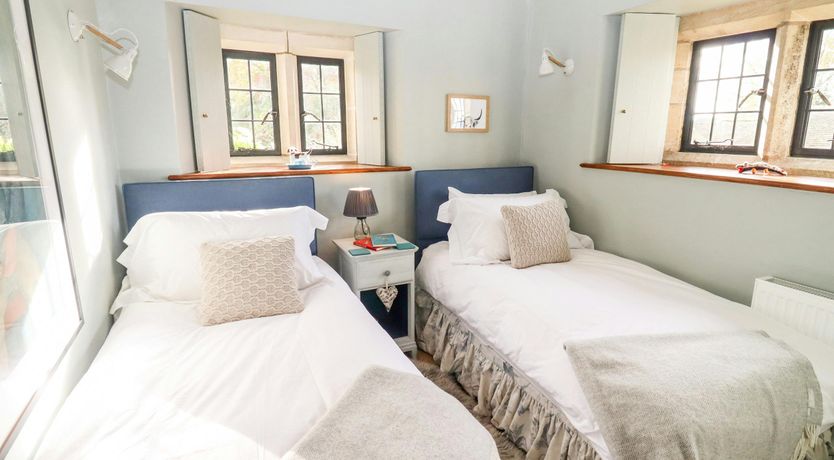 Photo of River Windrush Valley Cottage