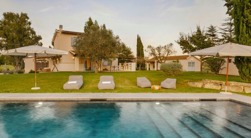 Photo of Tuscan Nightingale