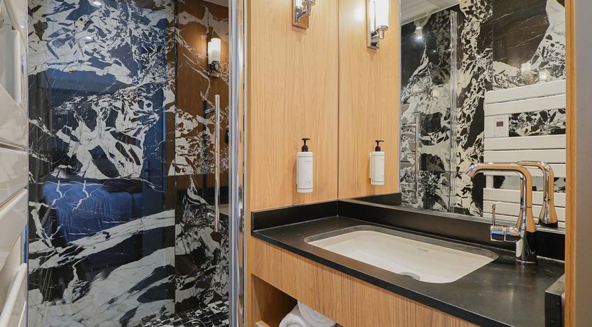 Photo of Queen of the Moment