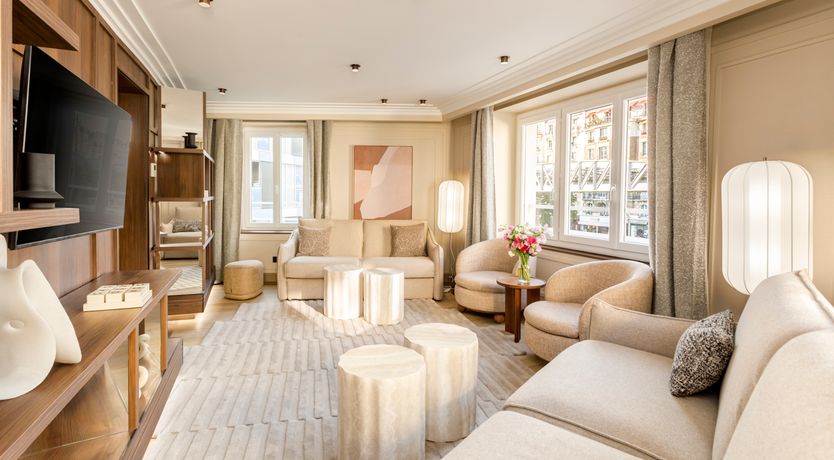 Photo of Queen of the Moment