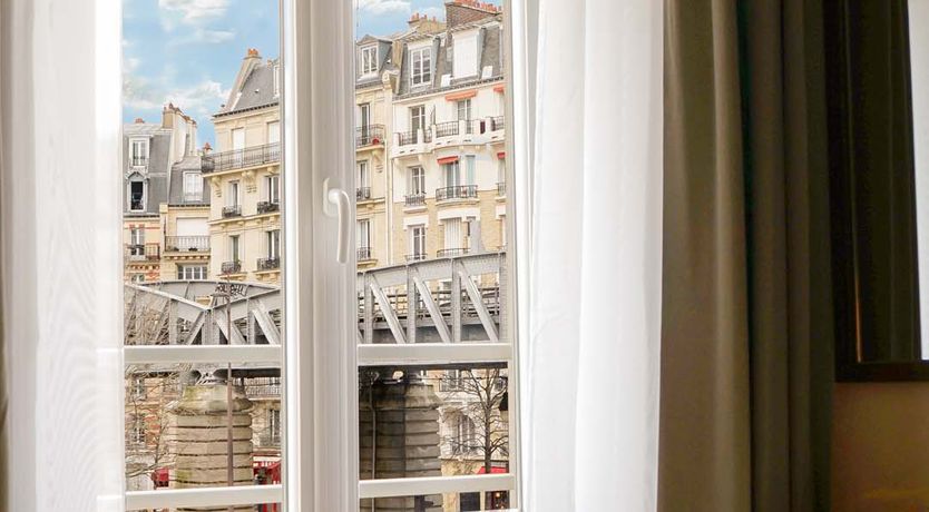 Photo of Queen of the Moment