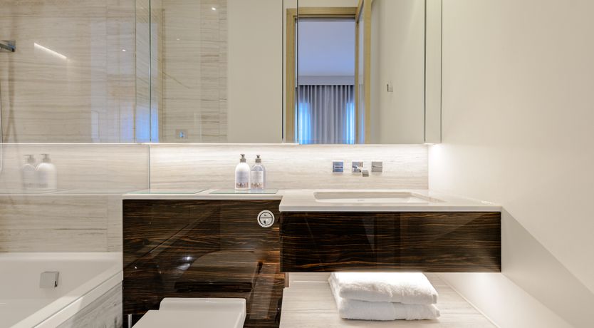 Photo of The Ivy & Gold