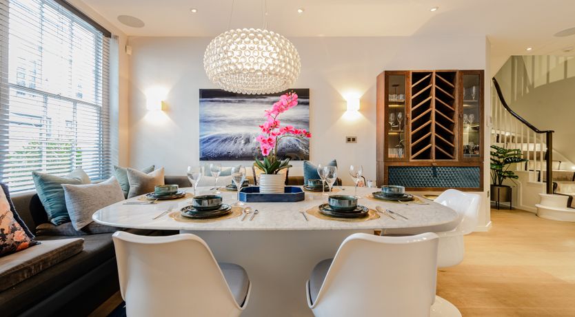 Photo of The Ivy & Gold