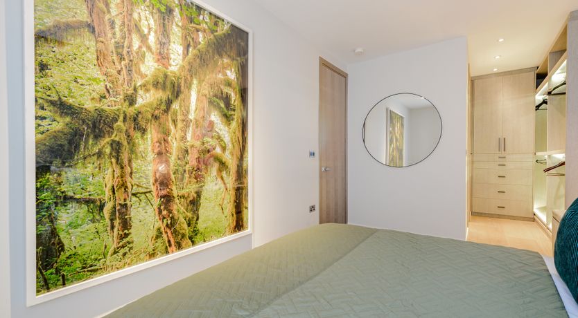 Photo of The Ivy & Gold