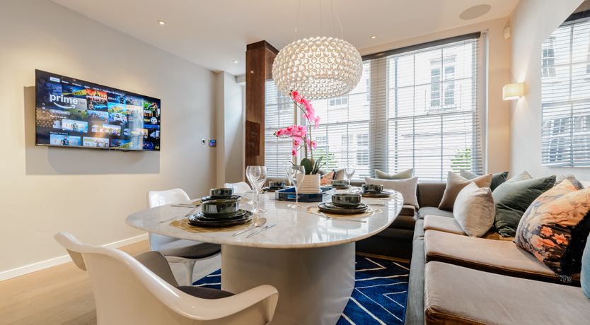 Photo of The Ivy & Gold