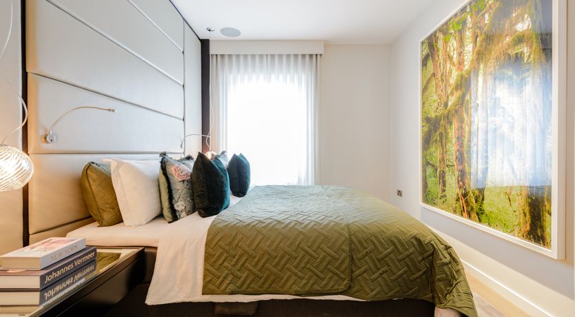 Photo of The Ivy & Gold