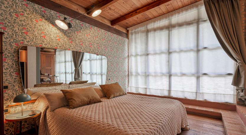 Photo of Lavender & Wine